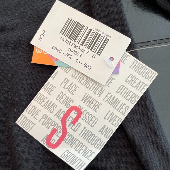 LuLaRoe Perfect T - Picture 3 of 4